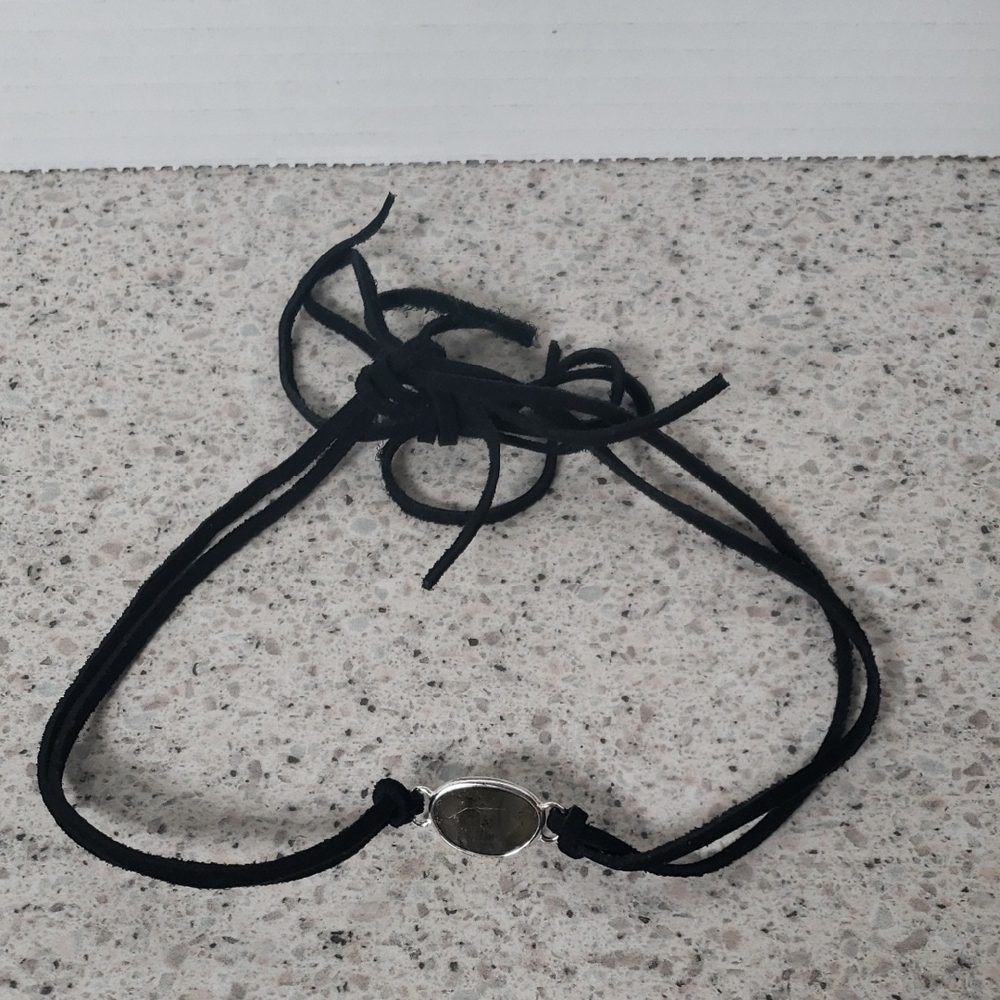 Black Suede‎ Cord Necklace with Faux Gemstone Pendant – Fashion Jewelry